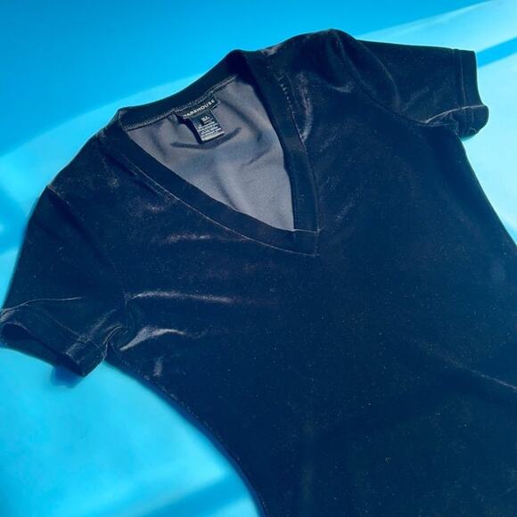 Warehouse Women’s Black Velour Velvet V-Neck Short Sleeve Pullover Shirt Size 4 - Picture 2 of 4